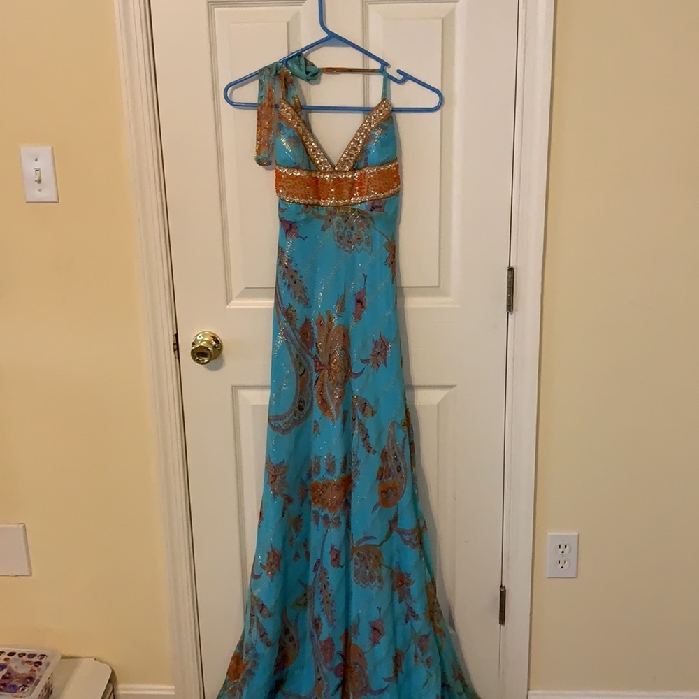 Mary L couture formal gown sz 6, perfect condition